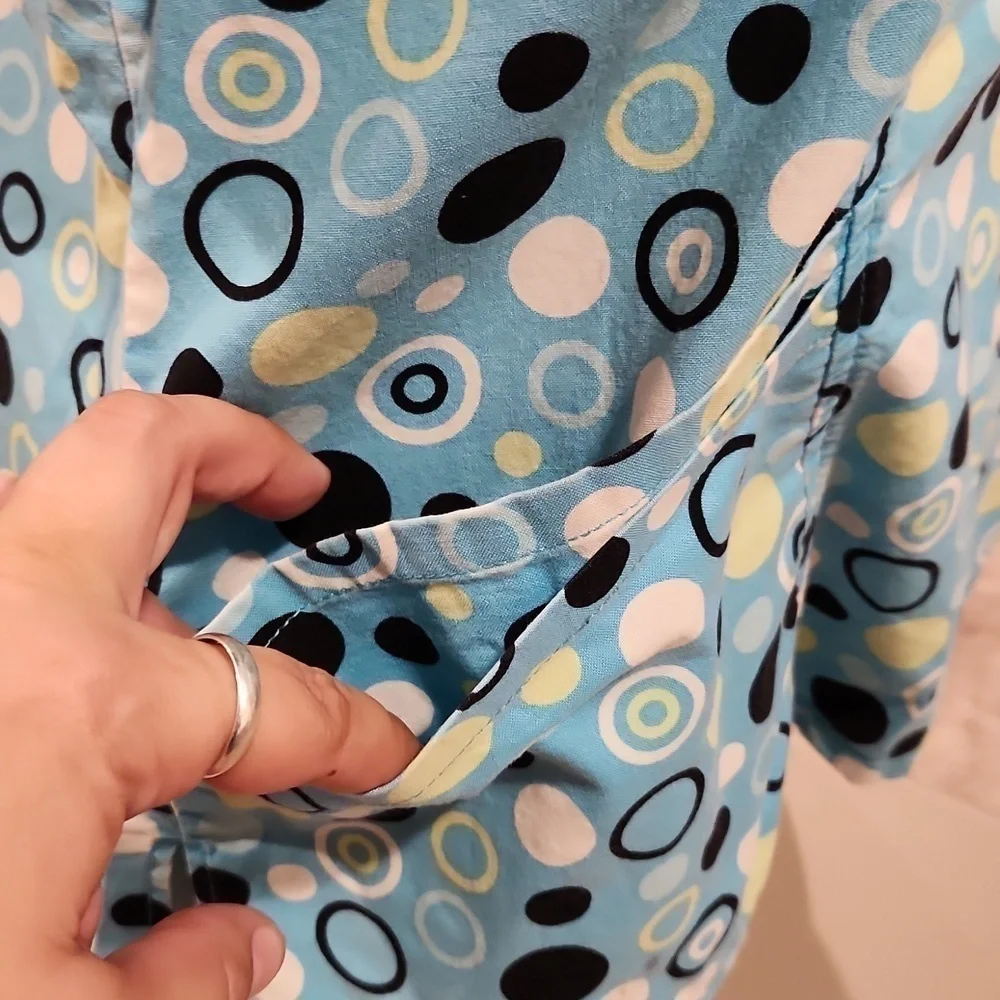 [Scrubstar] Blue Circle Scrub Top - Size L - Picture 4 of 5